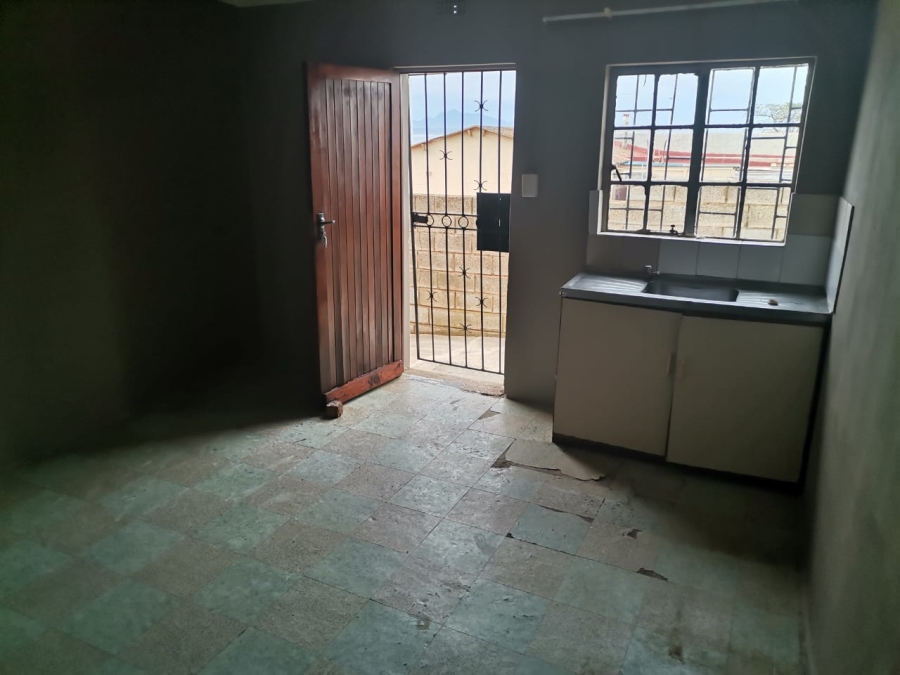 7 Bedroom Property for Sale in Kwanonqaba Western Cape